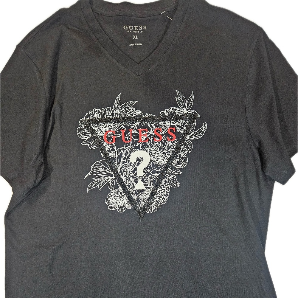 GUESS Shirt Mens XL Black V-Neck Floral Triangle Sequin Logo T-Shirt‎ Tagless